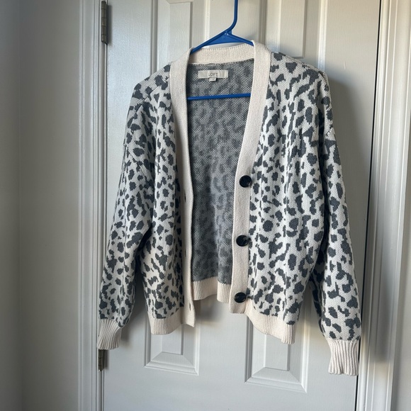 Loft Cropped Leopard Print V-Neck Cardigan Small - Picture 3 of 4